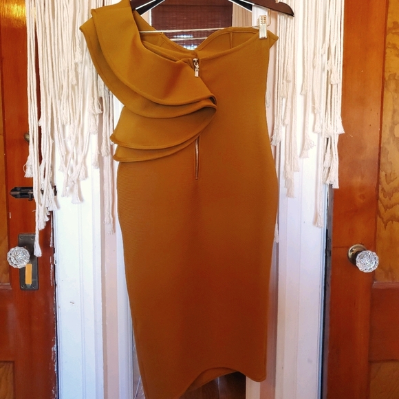 Mustard One Shoulder Sleeveless Bandage Dress - Picture 2 of 6